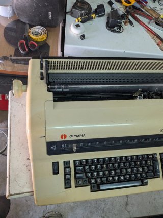 Macchina da Scrivere Elettrica Olympia Standard