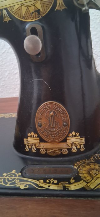 Máquina de coser SINGER antigua