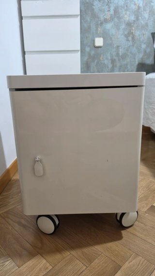 Mesilla / Mueble Auxiliar IKEA Vinstra con Ruedas