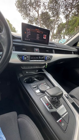 Audi A4 avant 2018 Black Line
