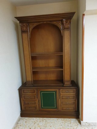 Conjunto Escritorio, Sillas y Estantería