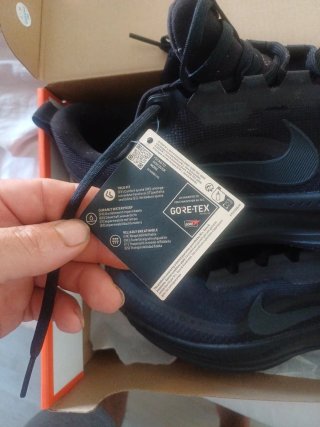 Zapatillas Nike Vomero 18 GTX Negras