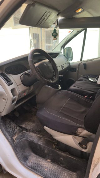 Renault trafic  2003