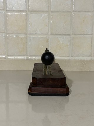 Antica affettatrice in legno e metallo