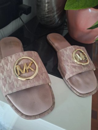 Chanclas Michael Kors Logo iconico MK Hebilla Dora