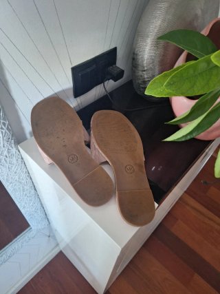 Chanclas Michael Kors Logo iconico MK Hebilla Dora