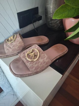 Chanclas Michael Kors Logo iconico MK Hebilla Dora