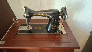 Máquina de coser Alfa