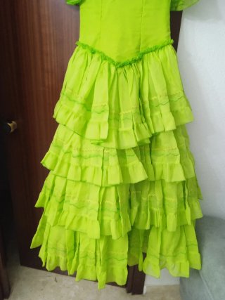 Traje de Flamenca verde volantes
