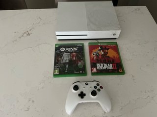 Xbox One S Bianca + 2 Giochi