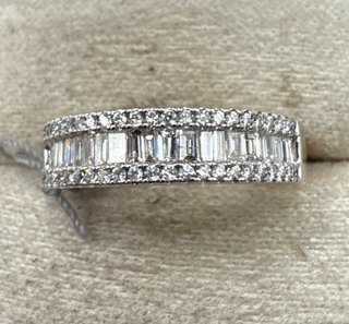 Anillo Oro 18kt con Diamantes Baguette