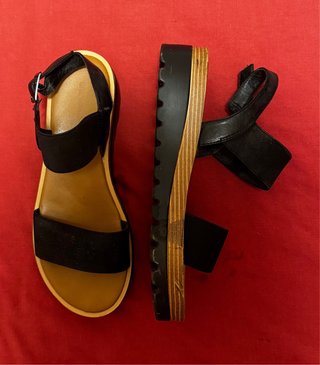 Sandalias negras de plataforma