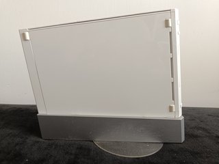 CONSOLA NINTENDO WII RVL-001 CON 2 MANDOS Y JUEGOS