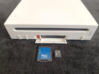 CONSOLA NINTENDO WII RVL-001 CON 2 MANDOS Y JUEGOS