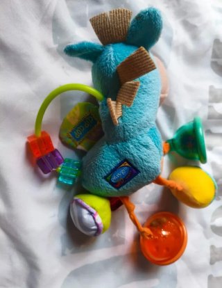 Muñeco de actividades para bebé