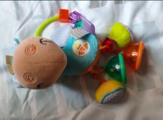 Muñeco de actividades para bebé
