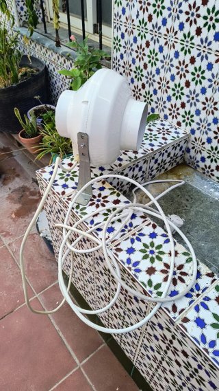 Extractor de aire blanco