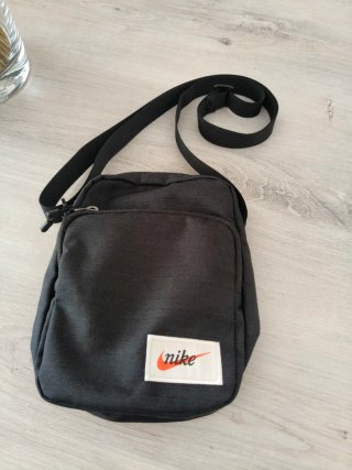 Bolso bandolera Nike negro
