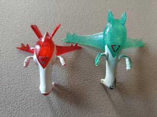 Latios e Latias Pokemon Tomy Clear Sparks