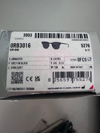 Gafas de sol Ray-Ban Clubmaster grises y negras