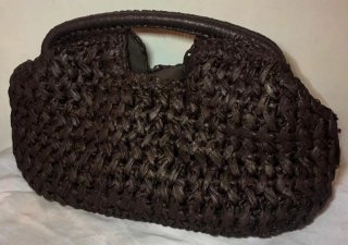 Bolso mano / clutch trenzado marrón chocolate