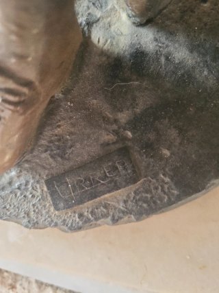 Figura de bronce de URREGUI