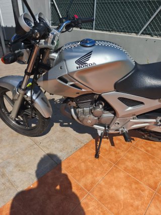 Honda CBF 250 Plata