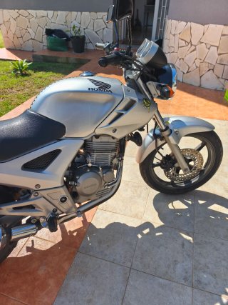 Honda CBF 250 Plata