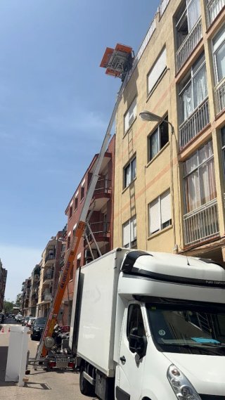 Mudanzas con elevador de fachada