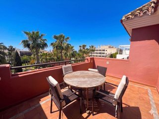 Dúplex en alquiler en Lomas de Marbella Club - Puente Romano en Marbella