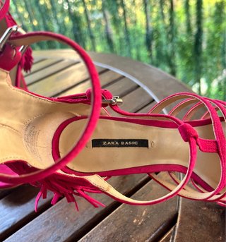 Sandalias Zara Fucsia Flecos Talla 36