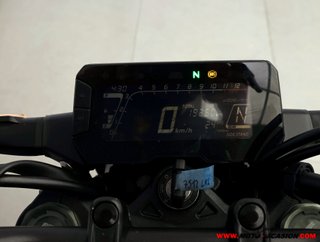 HONDA CB 125 R -APTA B Y A1-