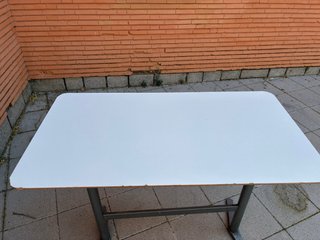 Mesa alta metálica y madera