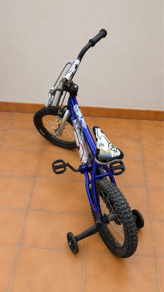 Bicicleta infantil Mongoose azul