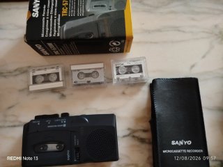 Grabadora Sanyo TRC-570M + 3 Microcassettes