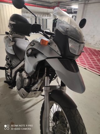 BMW 650 GS Plata y Negra