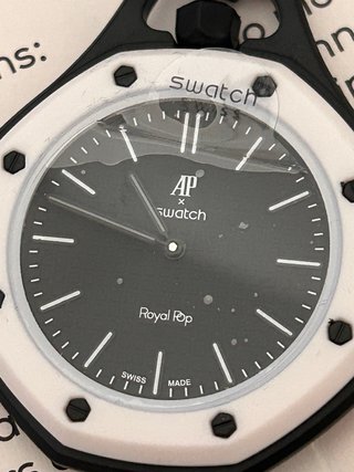 Swatch x Audemars Piguet Royal Pop Ocho Negro