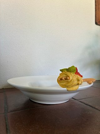Piatto portata con decorazione spaghetti