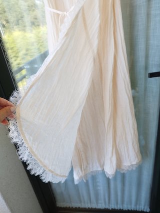 Vestido lencero con encaje