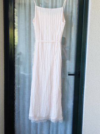 Vestido lencero con encaje