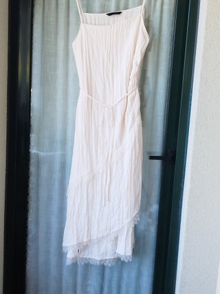 Vestido lencero con encaje