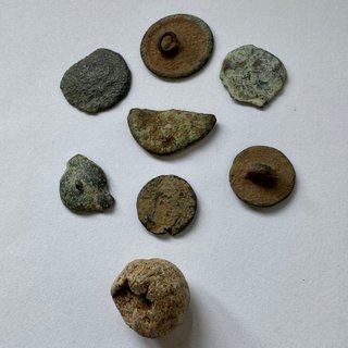 Lote Arqueología: Botones y Monedas
