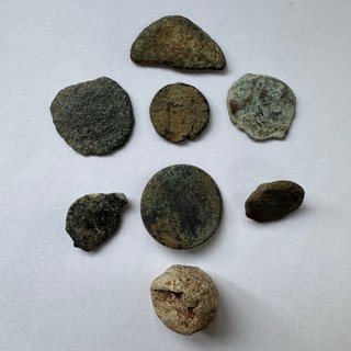Lote Arqueología: Botones y Monedas