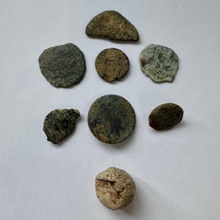 Lote Arqueología: Botones y Monedas