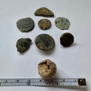 Lote Arqueología: Botones y Monedas
