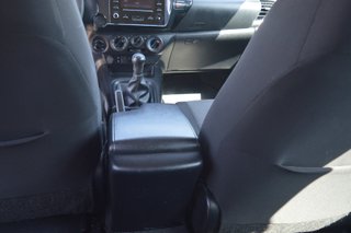 TOYOTA Hilux 2.4 D4D Cabina Doble GX