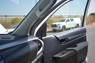 TOYOTA Hilux 2.4 D4D Cabina Doble GX