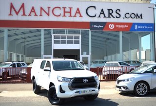 TOYOTA Hilux 2.4 D4D Cabina Doble GX