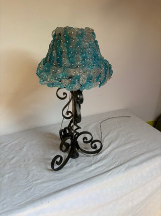 Lampada da tavolo design floreale