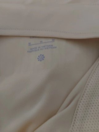 Abbigliamento sportivo stracciato